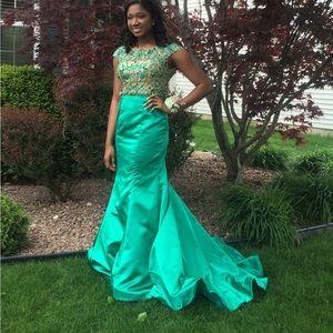 Sheri Hill Prom Dress